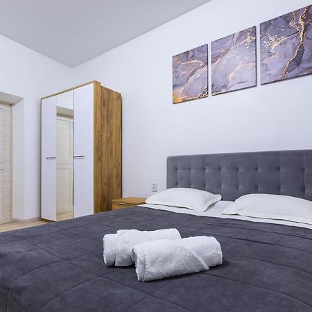 Vodna White Apartment Lwów Zewnętrze zdjęcie